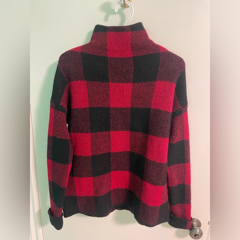 Tahari Buffalo Plaid Sweater
